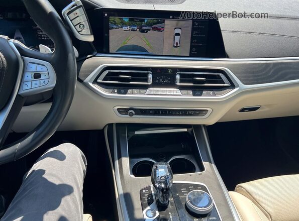 5UXCW2C07N9N12908 2022 BMW X7 White უკანა სავარძლების ხედი