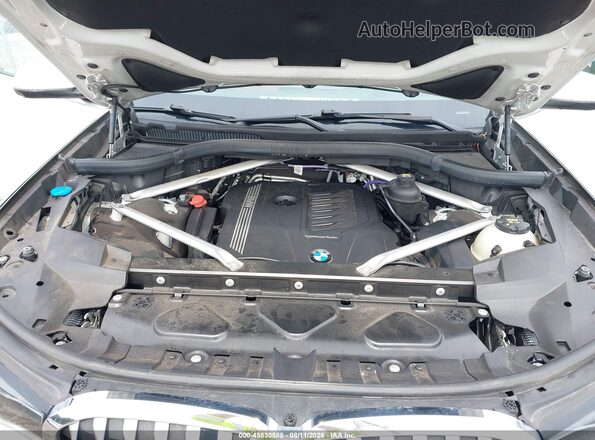 5UXCW2C08M9H93229 2021 BMW X7 White Вид ззаду