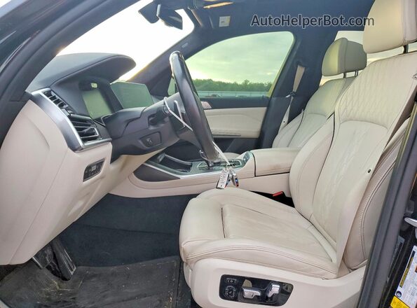 5UXCW2C08N9K23312 2022 BMW X7 Black Widok wnętrza z przodu