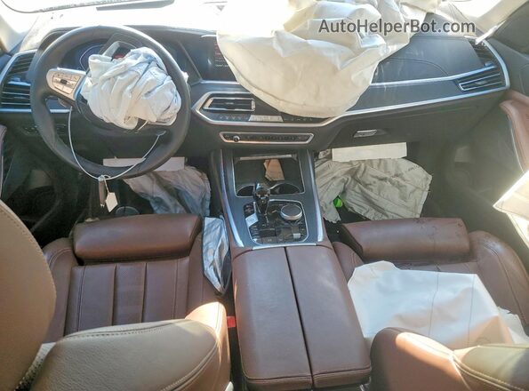 5UXCW2C08N9N03022 2022 BMW X7 Gray Առջևի վահանակի տեսք