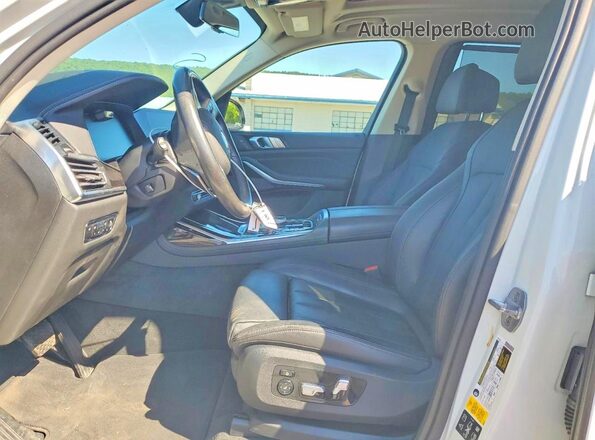 5UXCX4C53KLS36228 2019 BMW X7 White Widok wnętrza z przodu