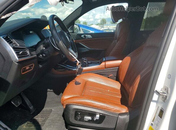 5UXCX4C59KLS37061 2019 BMW X7 White Widok wnętrza z przodu