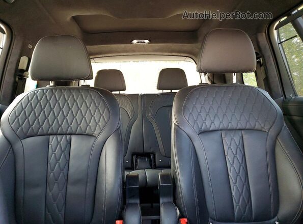 5UXCX6C01L9B04781 2020 BMW X7 Gray Հետևի նստատեղերի տեսք