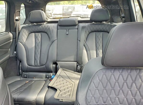 5UXCX6C08N9J22257 2022 BMW X7 Черный Вид задних сидений