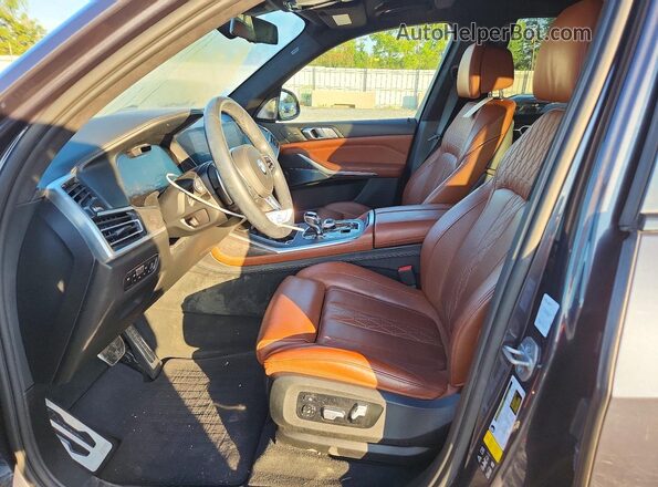 5UXCX6C09M9E15859 2021 BMW X7 Серый Вид салона спереди