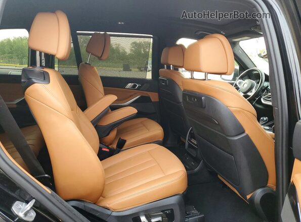 5UXCX6C0XN9J34152 2022 BMW X7 Black Widok wnętrza z tyłu