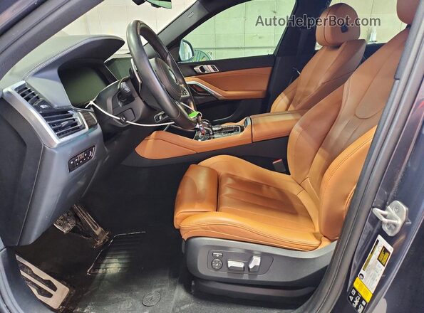 5UXCY6C06M9F13907 2021 BMW X6 Black Front interior view