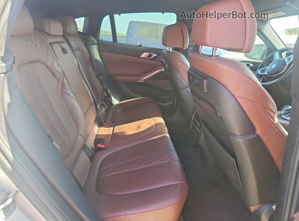 5UXCY8C03M9G97120 2021 BMW X6 White Rear seats view
