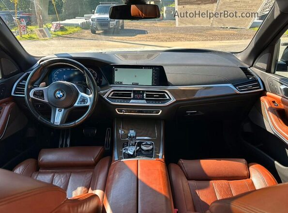 5UXJU2C53KLN49994 2019 BMW X5 White წინა პანელის ხედი