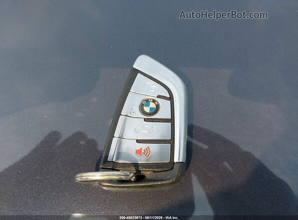 5UXJU2C56KLN67096 2019 BMW X5 Dark Blue Dashboard view
