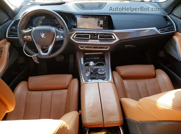 5UXJU2C57KLB15208 2019 BMW X5 Gray Առջևի վահանակի տեսք