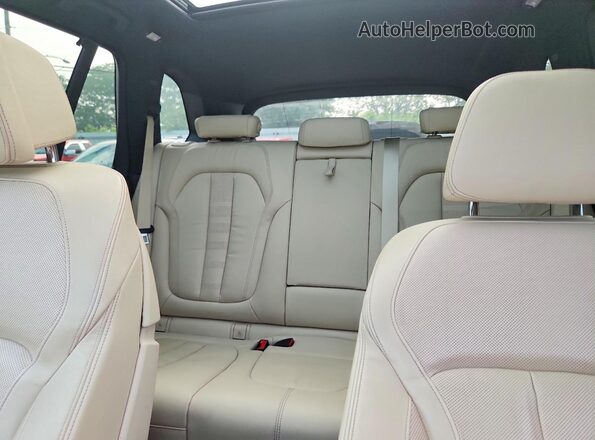 5UXJU2C59KLN65553 2019 BMW X5 Charcoal Вид задніх сидінь