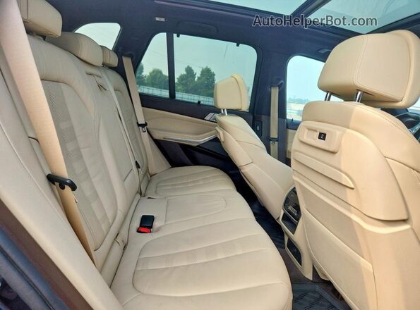 5UXJU2C59KLN65553 2019 BMW X5 Charcoal Вид задньої частини салону