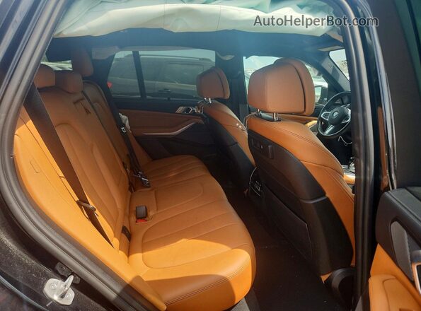 5UXJU4C03N9K58008 2022 BMW X5 Black Vista de los asientos traseros