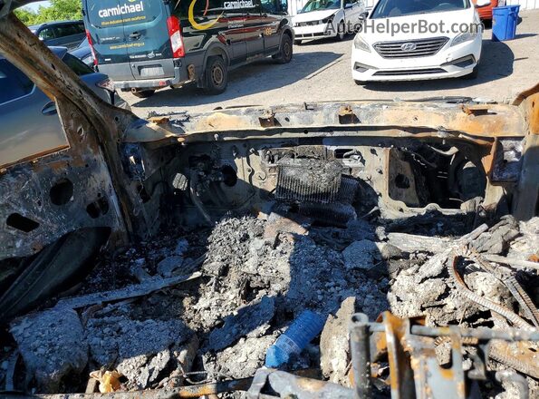 5UXKR0C32H0X82056 2017 BMW X5 Белый Вид панели приборов