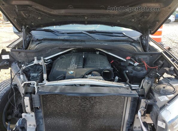 5UXKR0C50J0X88607 2018 BMW X5 Blue Rear interior view