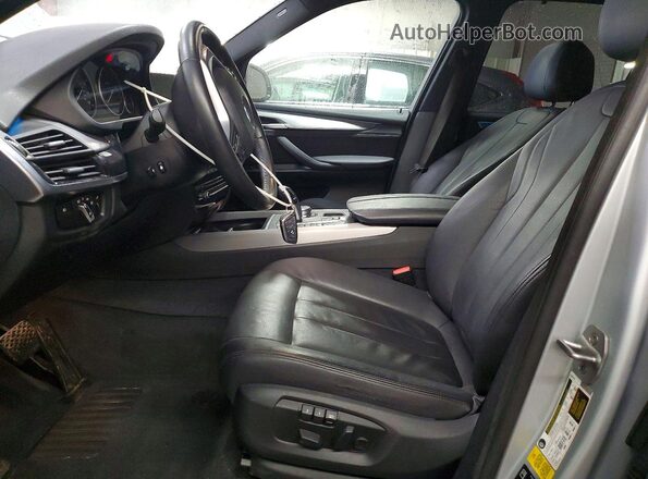 5UXKR0C52H0V66547 2017 BMW X5 Серебряный Вид салона спереди