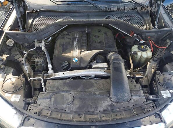 5UXKR0C52J0X99477 2018 BMW X5 Black Engine compartment view
