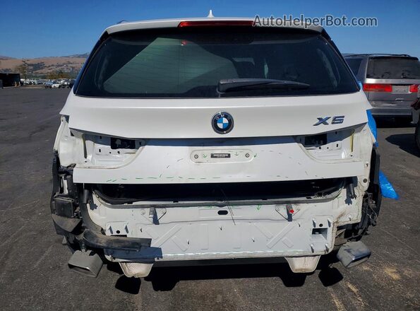 5UXKR0C52J0X99706 2018 BMW X5 White Rear view