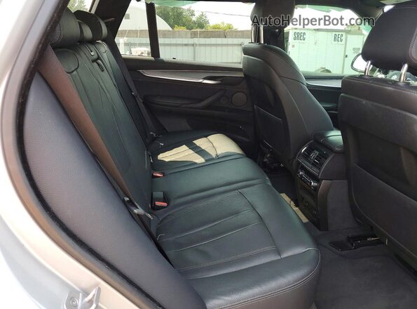 5UXKR0C53J0Y02497 2018 BMW X5 Silver Սալոնի հետևի տեսք