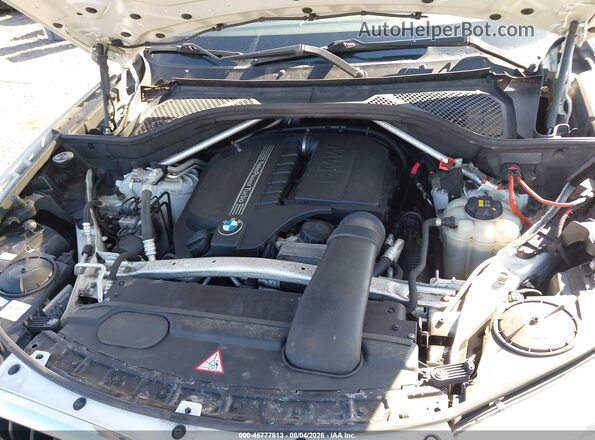 5UXKR0C54G0P24269 2016 BMW X5 White Rear view