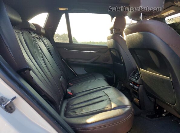 5UXKR0C55H0V50097 2017 BMW X5 Белый Вид задней части салона