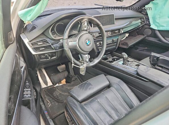 5UXKR0C55JL070081 2018 BMW X5 White Dashboard view