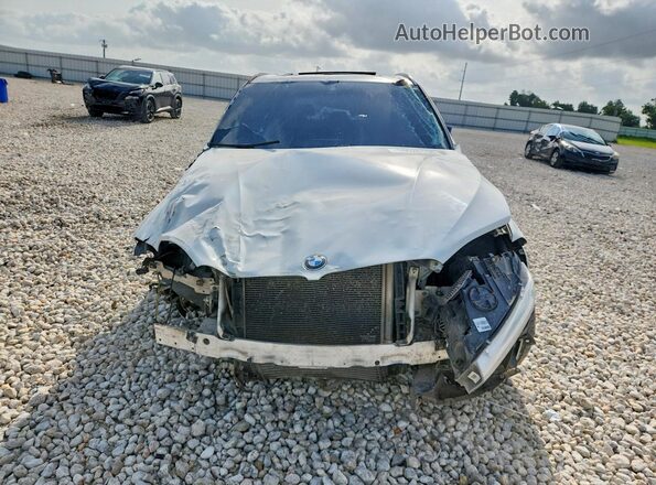 5UXKR0C55JL070081 2018 BMW X5 White Front view