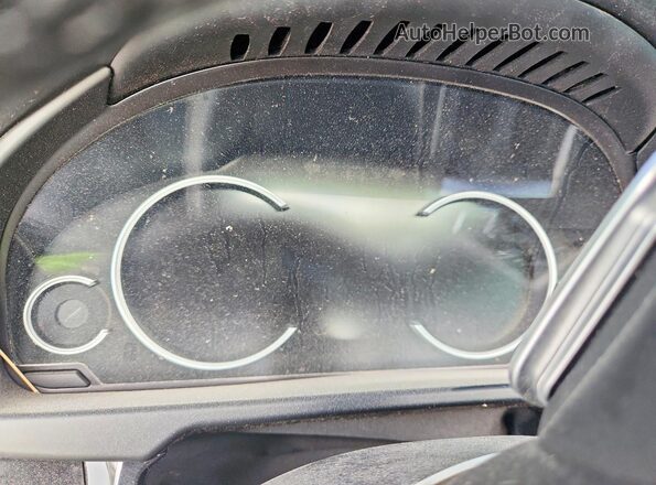 5UXKR0C55JL070081 2018 BMW X5 White Instrument cluster view
