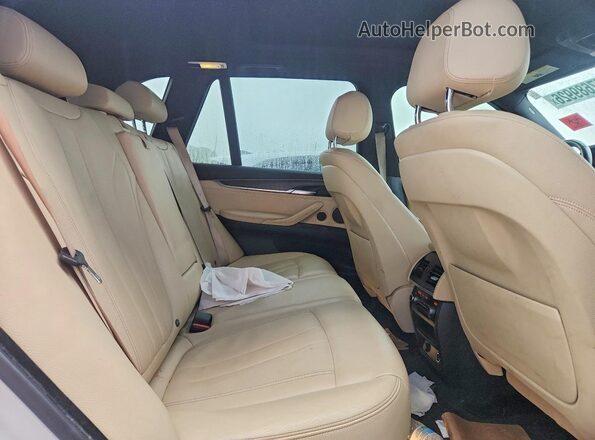 5UXKR0C55JL072879 2018 BMW X5 White Widok tylnych siedzeń