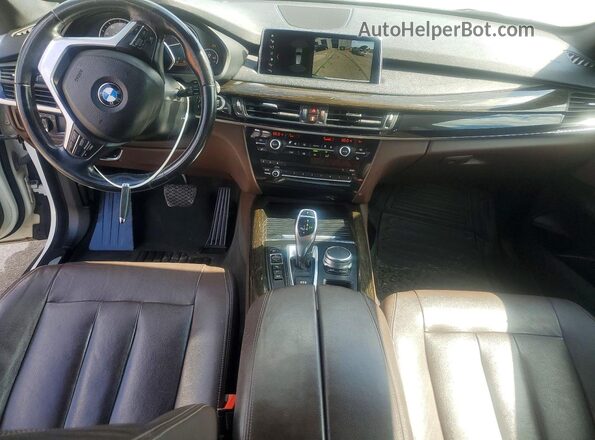 5UXKR0C57J0Y06309 2018 BMW X5 White Вид панелі приладів