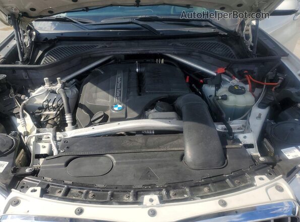 5UXKR0C57J0Y06309 2018 BMW X5 White Вид підкапотного простору