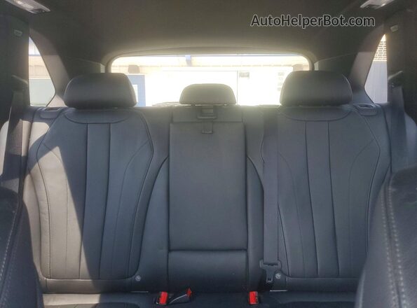 5UXKR0C57JL074617 2018 BMW X5 Gray Rear seats view