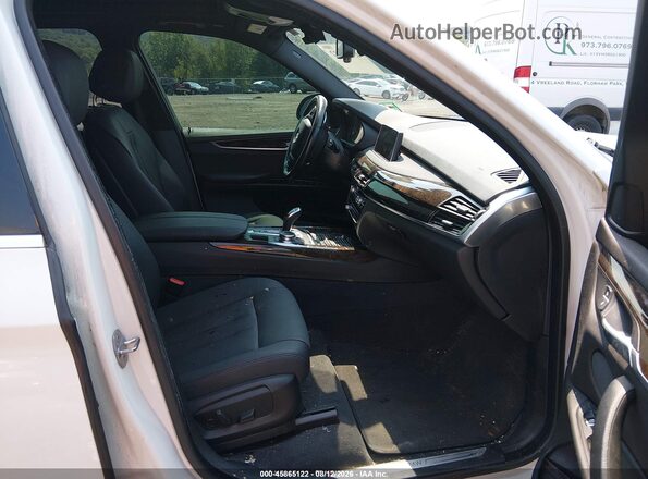 5UXKR0C59JL073341 2018 BMW X5 White Vista interior delantera