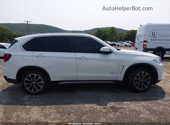 5UXKR0C59JL073341 2018 BMW X5 White Vista interior trasera