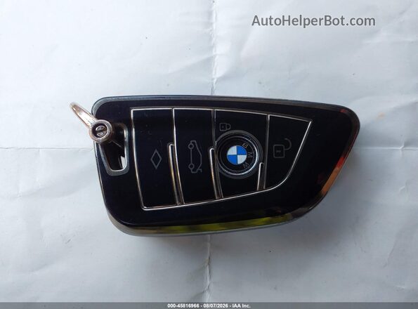 5UXKR2C30H0W43989 2017 BMW X5 White Vista del salpicadero