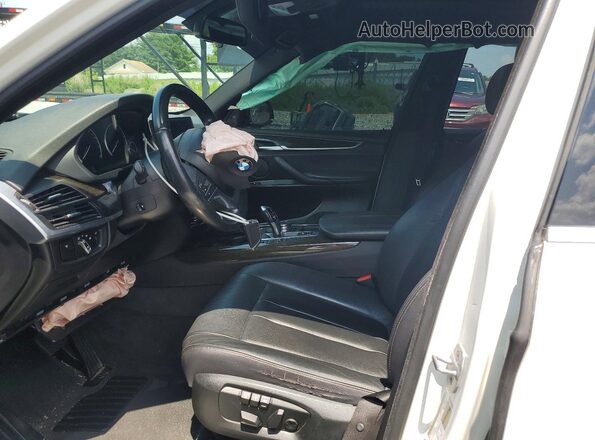 5UXKR2C37H0X05002 2017 BMW X5 Белый Вид салона спереди