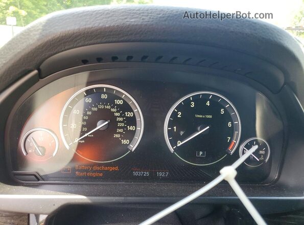 5UXKR2C37H0X05002 2017 BMW X5 Белый Вид щитка приборов
