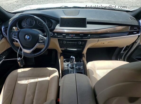 5UXKR2C38H0W43397 2017 BMW X5 White Widok deski rozdzielczej