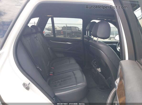 5UXKR2C39H0U24822 2017 BMW X5 White Вид наклейки з VIN-кодом