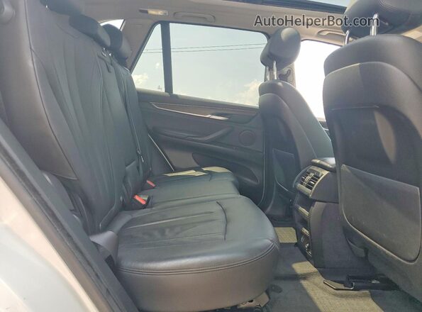 5UXKR2C52G0H42882 2016 BMW X5 White Вид задньої частини салону