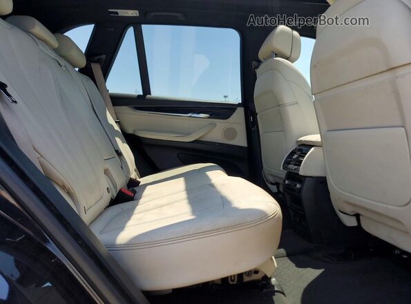 5UXKR2C54J0X09340 2018 BMW X5 Blue Widok wnętrza z tyłu