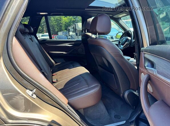 5UXKR6C58J0U15446 2018 BMW X5 Brown Vista del cuadro de instrumentos
