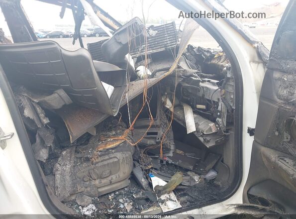 5UXKS4C52J0Z89579 2018 BMW X5 White Front interior view