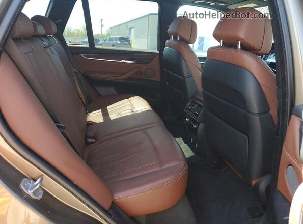 5UXKT0C35H0V97808 2017 BMW X5 Tan Widok wnętrza z tyłu
