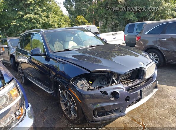 5UXKT0C37H0V95851 2017 BMW X5 Blue Rear interior view