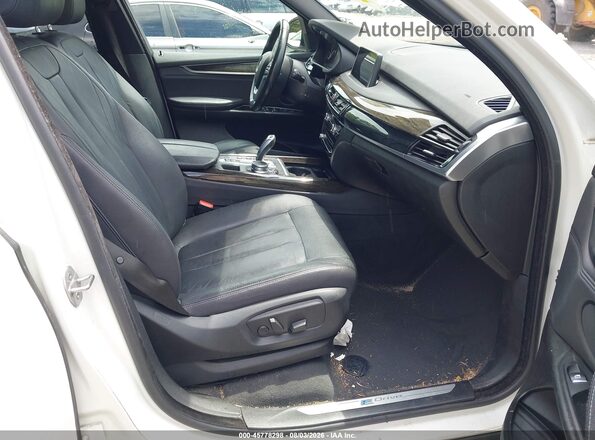 5UXKT0C52H0S80599 2017 BMW X5 Белый Вид салона спереди