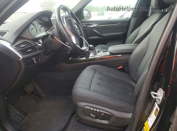 5UXKT0C52J0V98437 2018 BMW X5 Черный Вид салона спереди