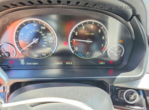 5UXKT0C53J0W04102 2018 BMW X5 White Vista del cuadro de instrumentos