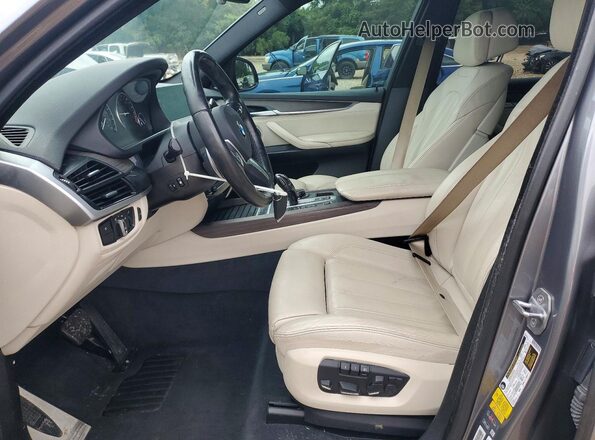 5UXKT0C54G0F74572 2016 BMW X5 Silver Front interior view